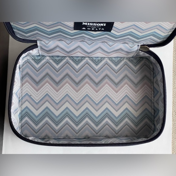 Missoni For Delta Travel /Toiletry Case/Bag Exclusive 2024 Release In Navy Blue - Picture 12 of 16